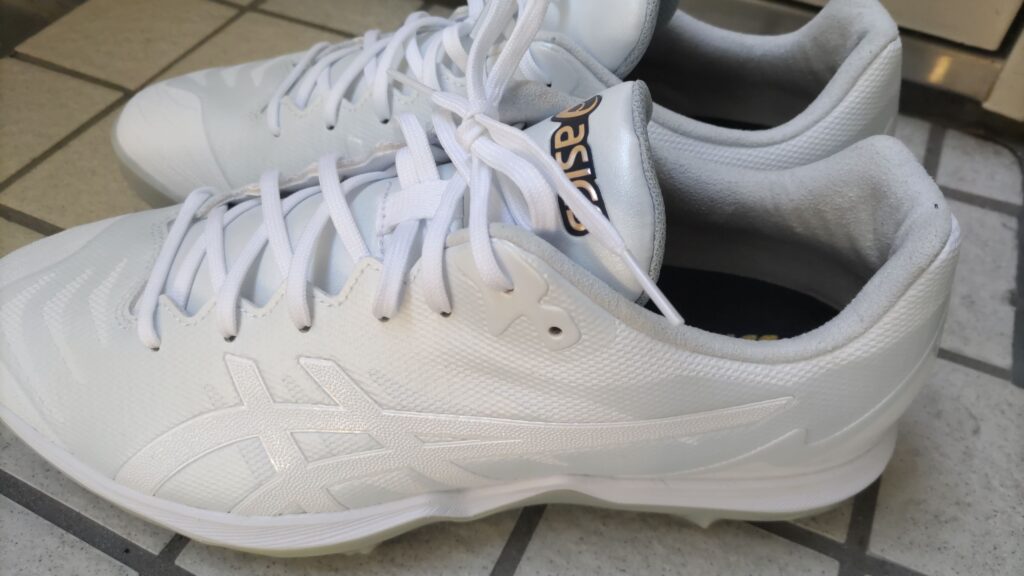 Nissy 新品 asics ゴールドステージ  I-PRO ファング 白スパイク】アシックスゴールドステージのi-pro ファングを
